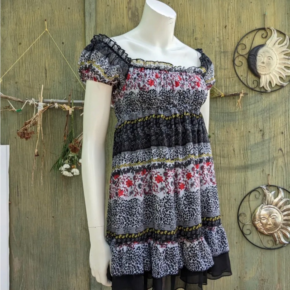 4 For 25$ Coco & Tashi | Cute Little Summer Dress Lightweight. Size Small.